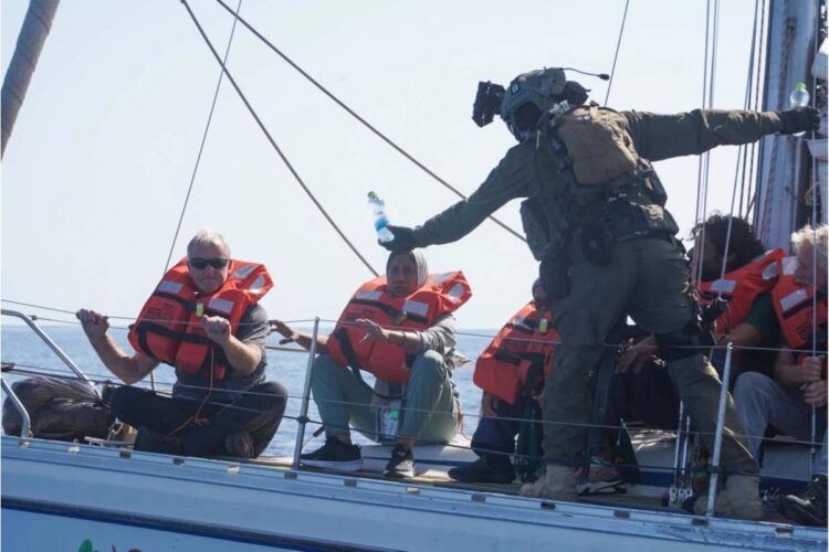 Una immagine relativa all'operazione Idf Horizon Shield su una nave della Flotilla